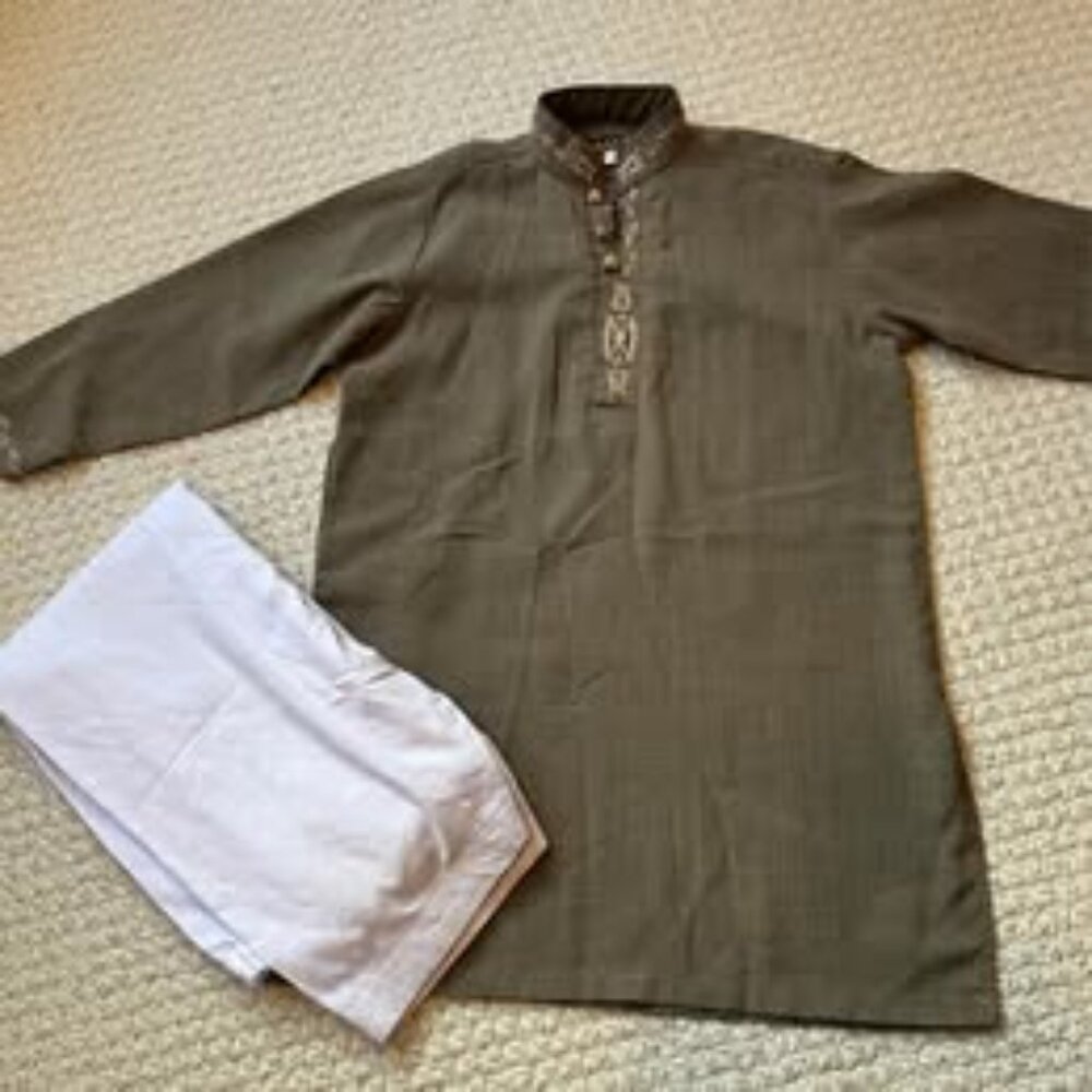 Gently used super soft Boys brown and white Kameez and shalwar set for 4-5 years